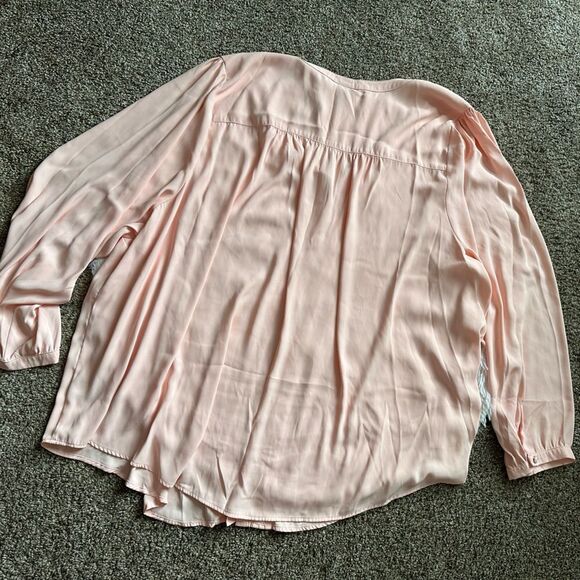 Torrid Top Button Down Light Pink New Womens Size 6X - Picture 2 of 9